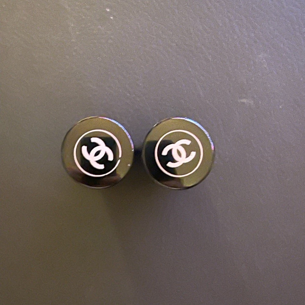 CHANEL lot of 2 lip blam never used